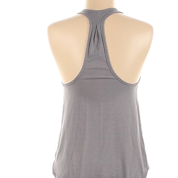 Lululemon tank top size 2-4 - Picture 2 of 8
